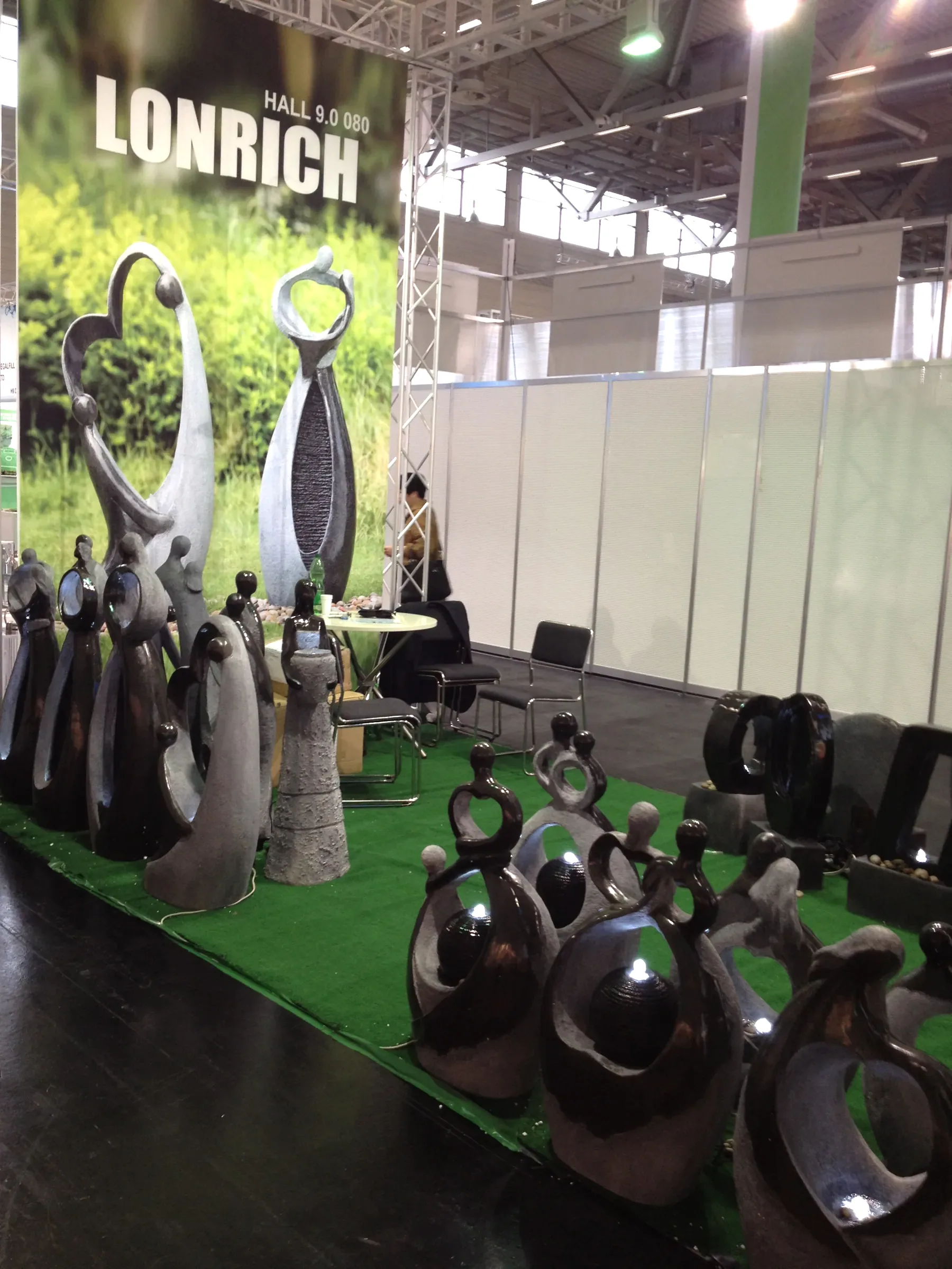 LONRICH sculptural water fountains presented at an international trade exhibition